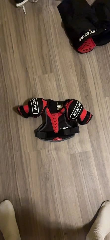 CCM Hockey Shoulder Pads and Pants - photo 4