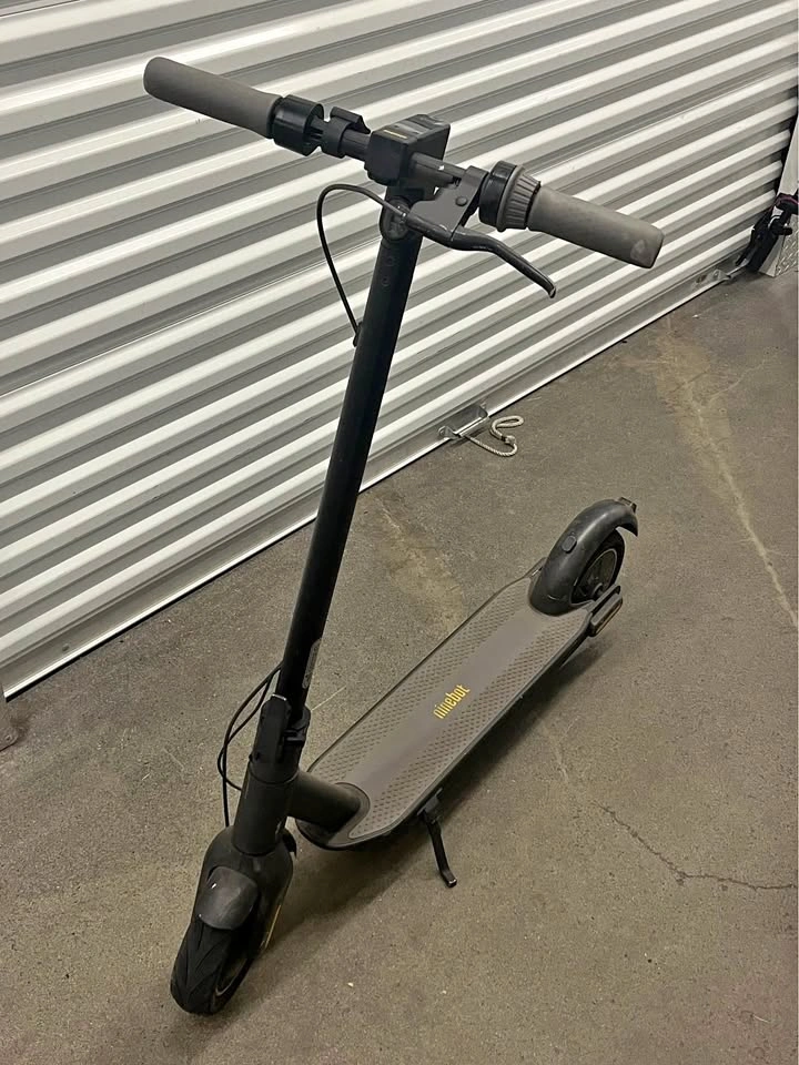 G30 Max escooter ninebot with brand new fast 2.0a charger