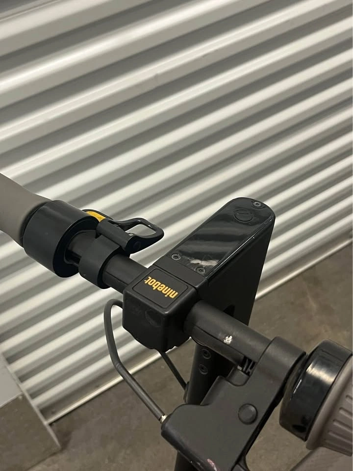 G30 Max escooter ninebot with brand new fast 2.0a charger - photo 3