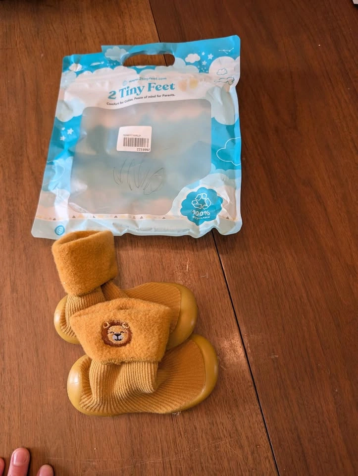 2 Tiny Feet Shoes - photo 2