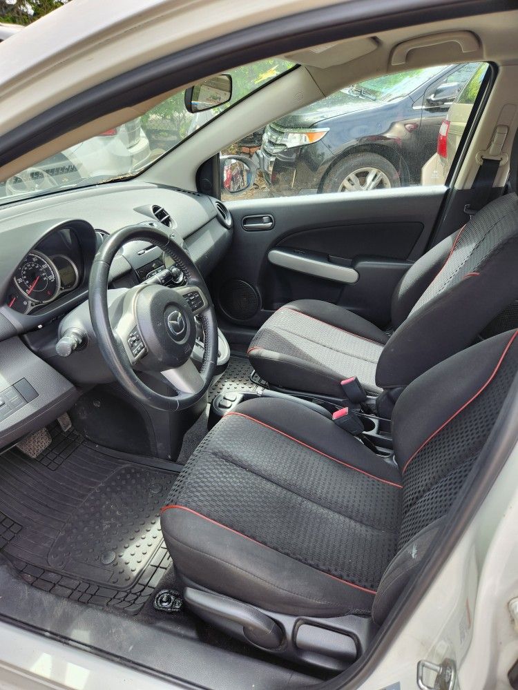 2011 Mazda Mazda2 - photo 5