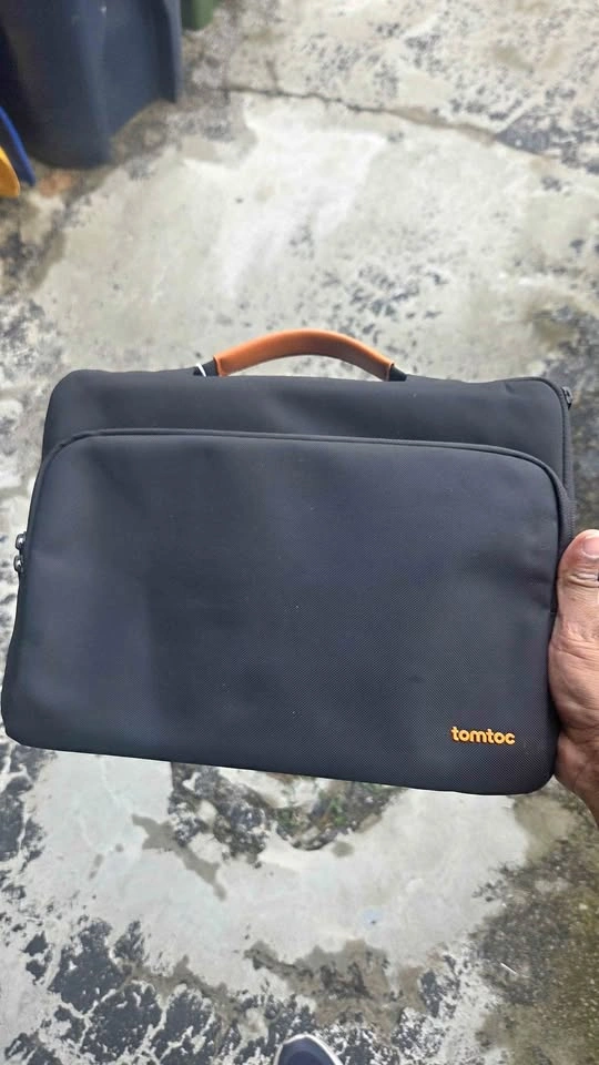 tomtoc Laptop Bag 13in laptop bag
