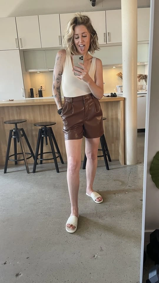 Aritzia Wilfred Brown Vegan Leather Shorts - Size 00 - photo 3