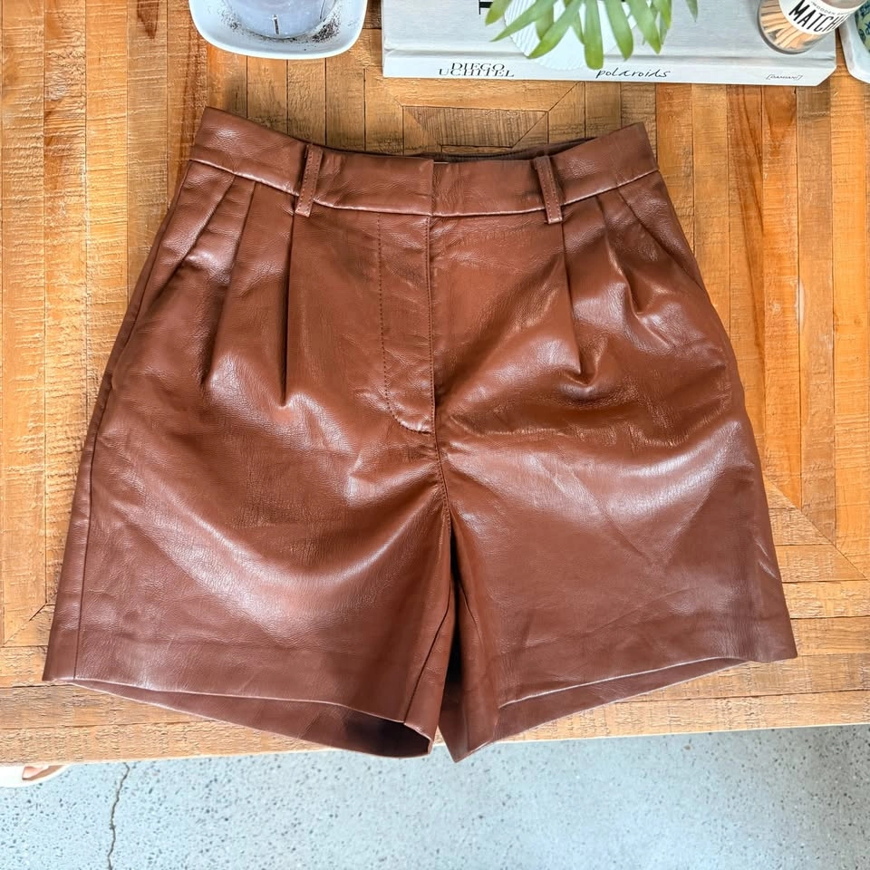 Aritzia Wilfred Brown Vegan Leather Shorts - Size 00 - photo 4