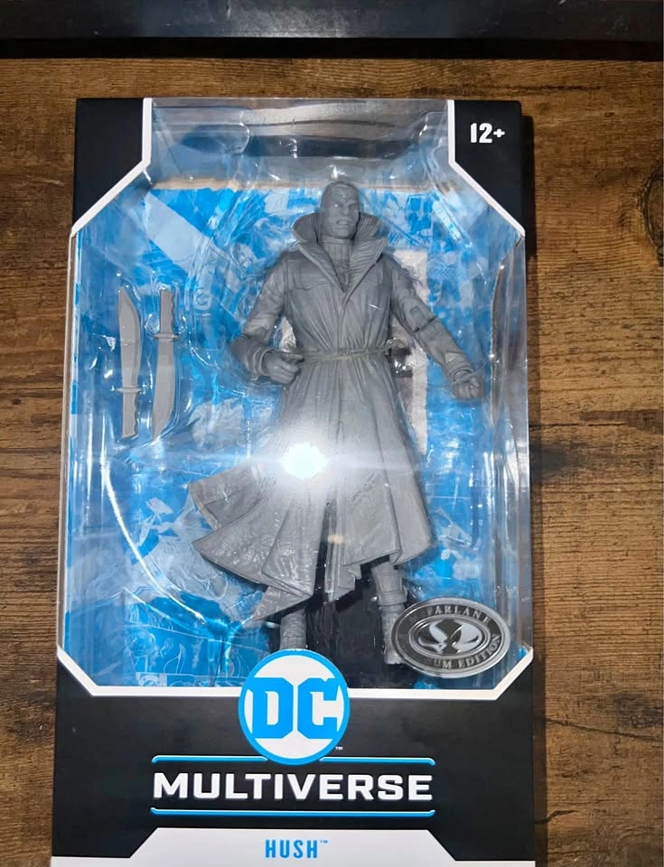 DC - Hush Figure