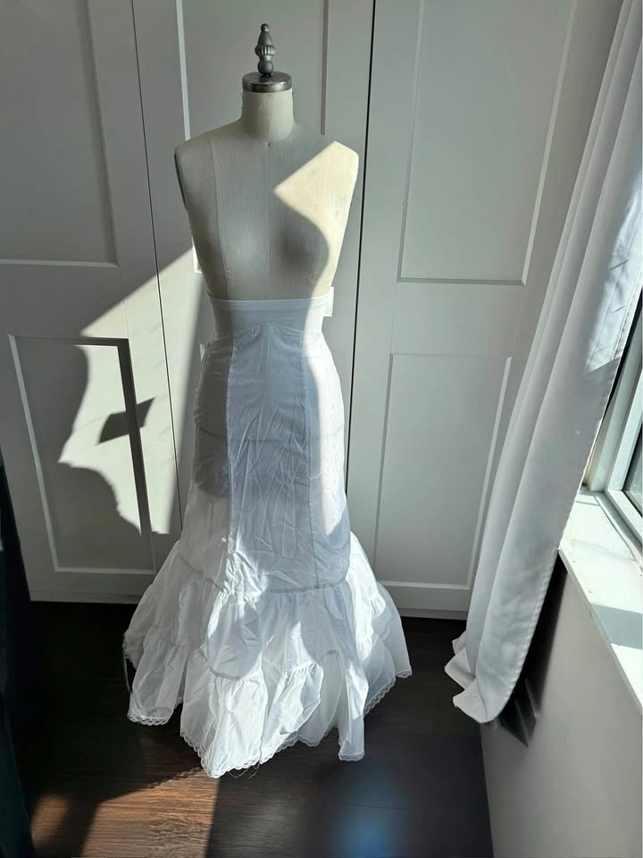 Brand New David's Bridal Mermaid Petticoat Size 6