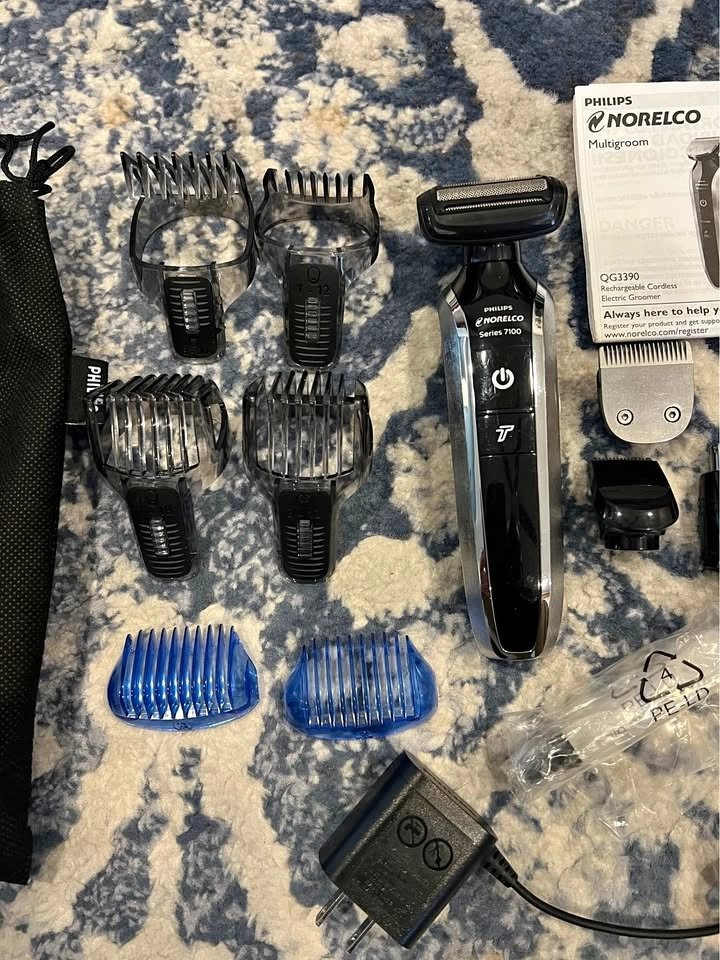Philips Norelco Multigroom 7100 Grooming kit, Series 7000