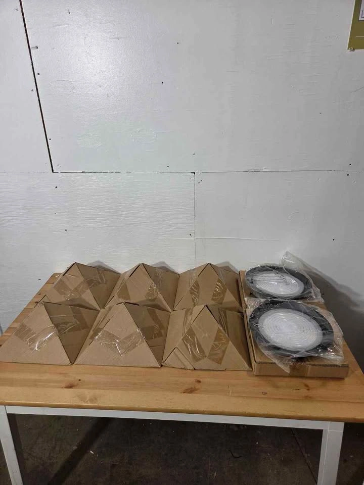 LED UFO High Bay Shop Lights 8 Pack New - photo 4