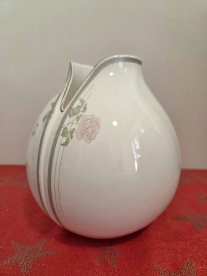 Royal Doulton Twilight Rose Tulip Vase