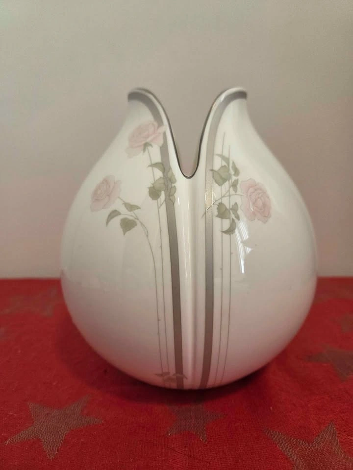 Royal Doulton Twilight Rose Tulip Vase - photo 2