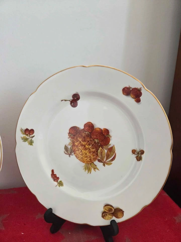 Set of 4 Royal Grafton Bone China Plates, 8 1/4" - photo 3