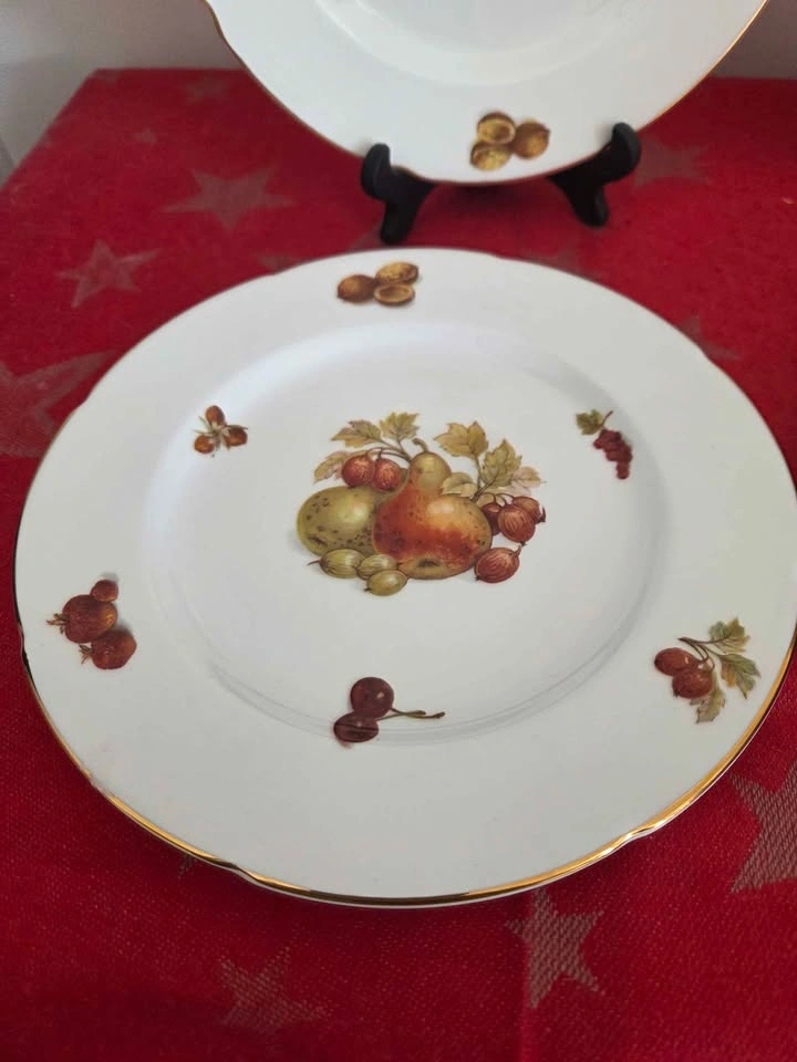 Set of 4 Royal Grafton Bone China Plates, 8 1/4" - photo 4