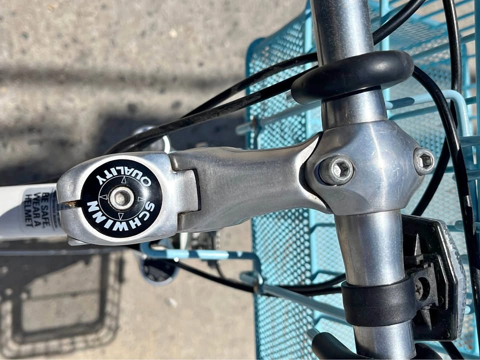Schwinn Discover Hybrid Bike pick up & cash only