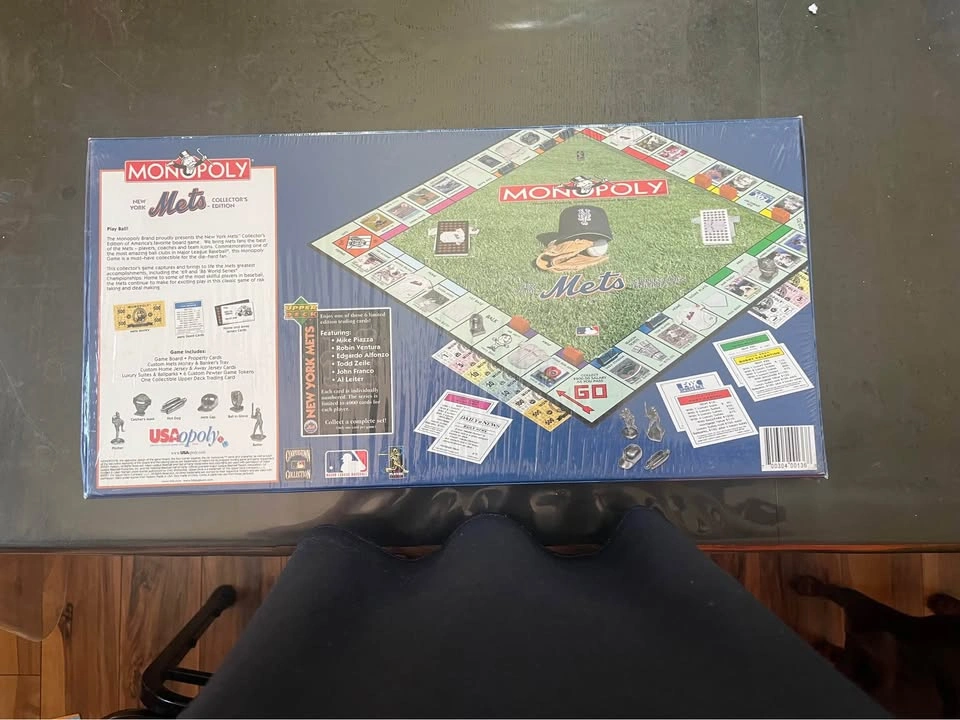 Monopoly New York Mets Collector's Edition Board Game - photo 2