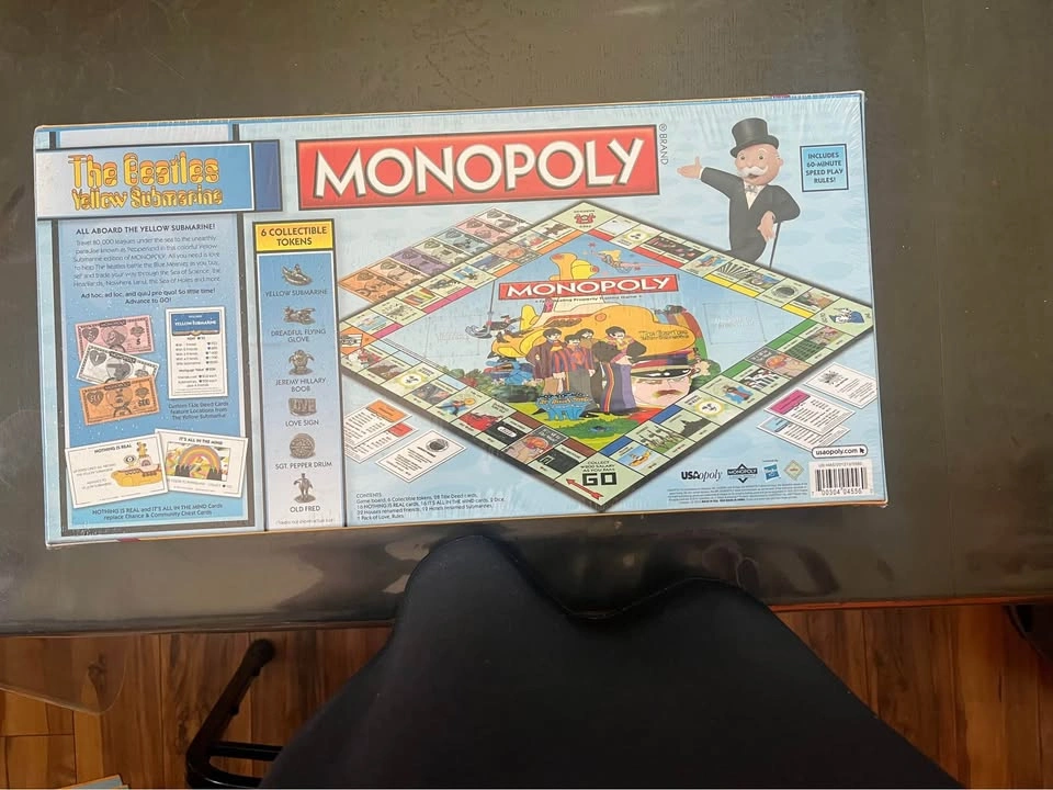 Monopoly The Beatles Yellow Submarine Edition - photo 2