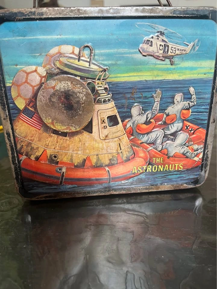 1969 Vintage Aladdin The Astronauts Metal Lunchbox - photo 2