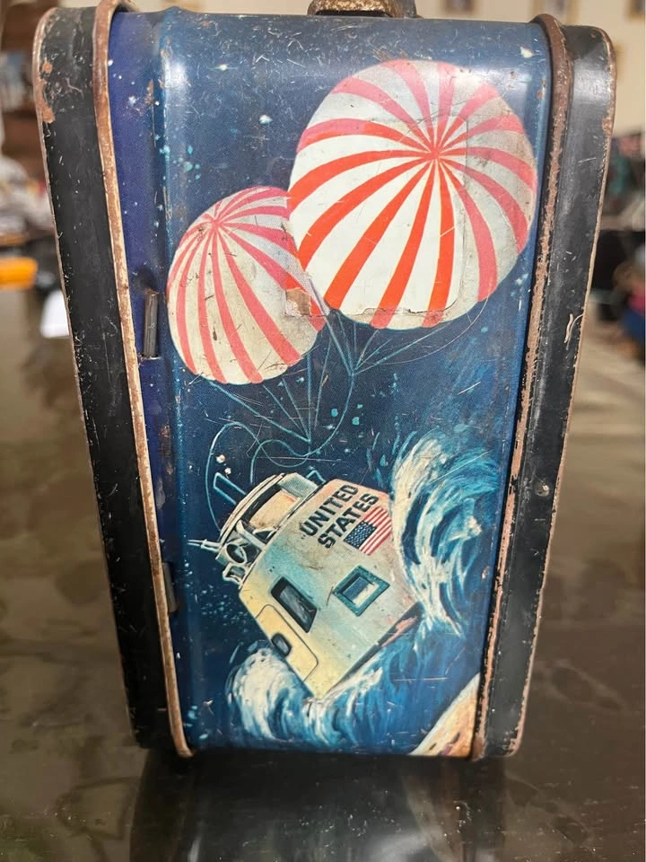 1969 Vintage Aladdin The Astronauts Metal Lunchbox - photo 4