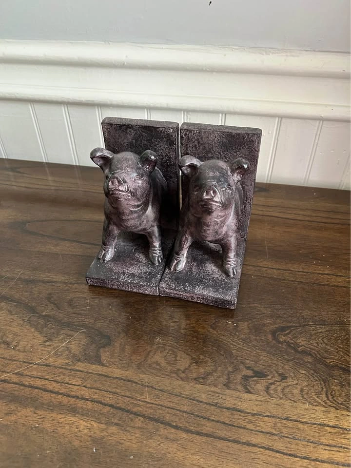 Pig bookends - photo 2