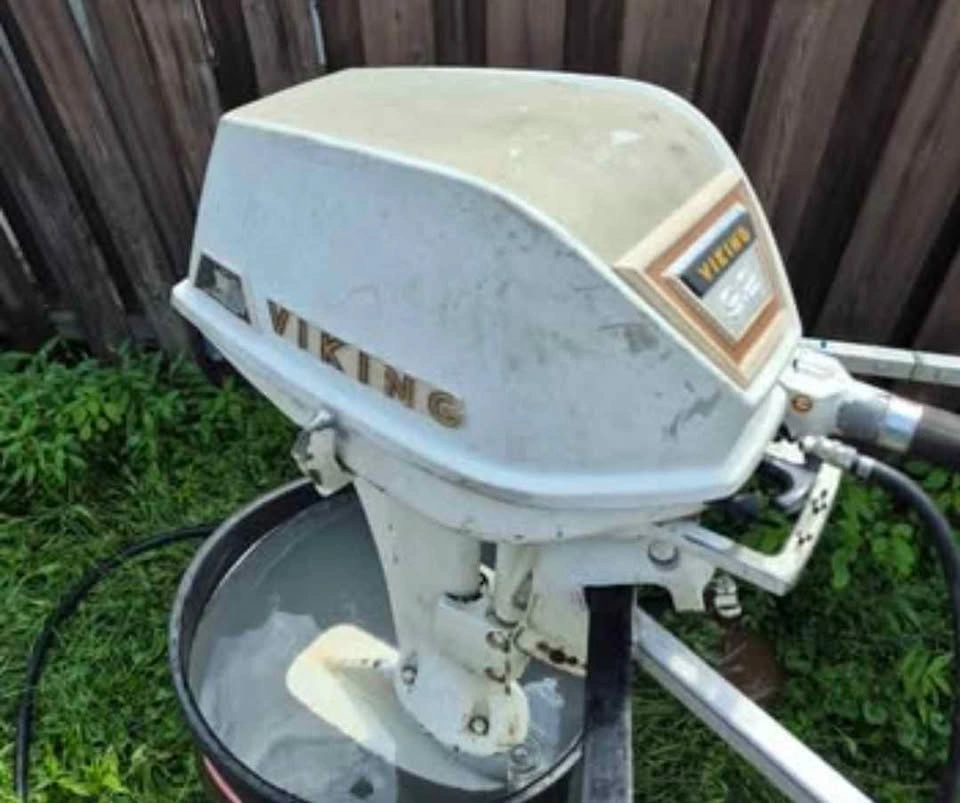 9.2hp Viking outboard motor trade or sell - photo 2