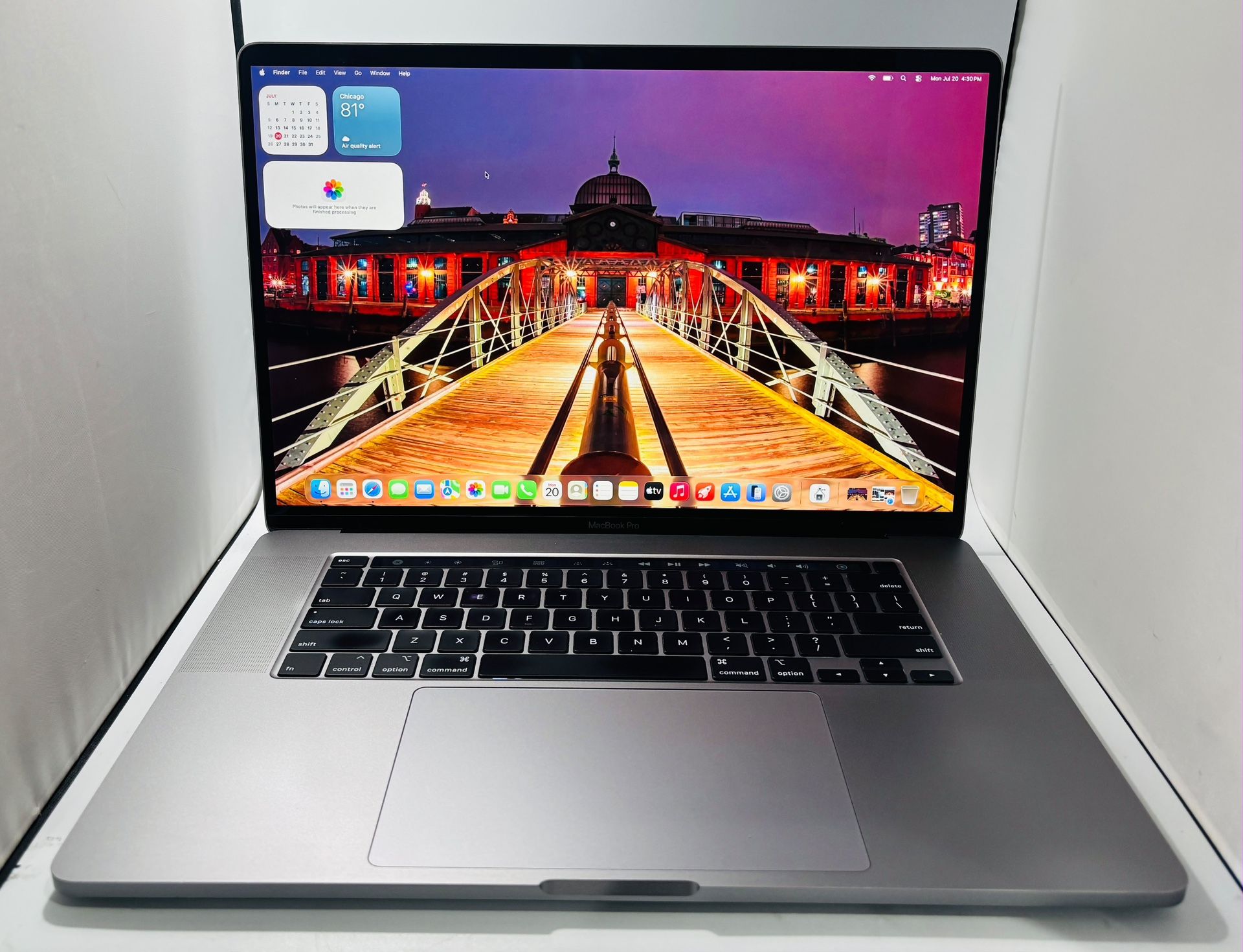 Apple MacBook Pro 16” 2019 i9 16GB RAM 1TB Radeon Pro 5500M