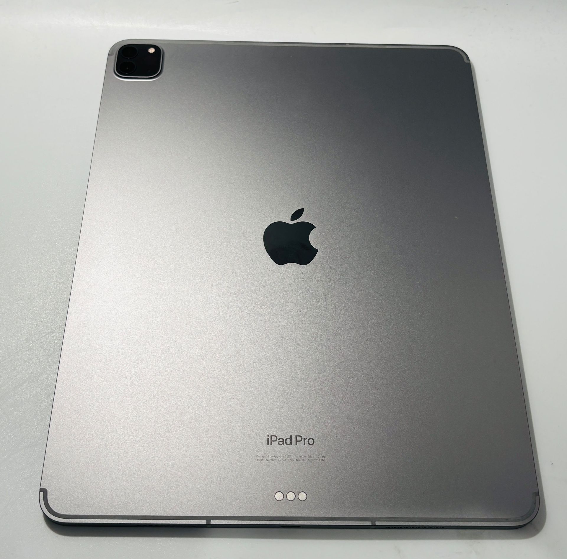 Apple Ipad Pro 12.9” 6th Gen 128GB with Keyboard - photo 4