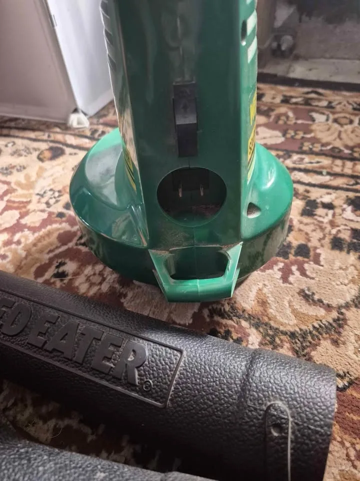 Weed Eater 2510 Blower - photo 4