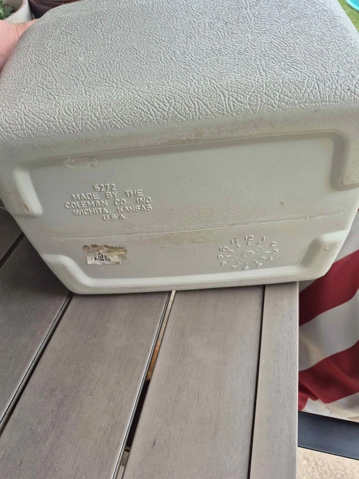 Coleman Personal 8 Cooler - photo 5