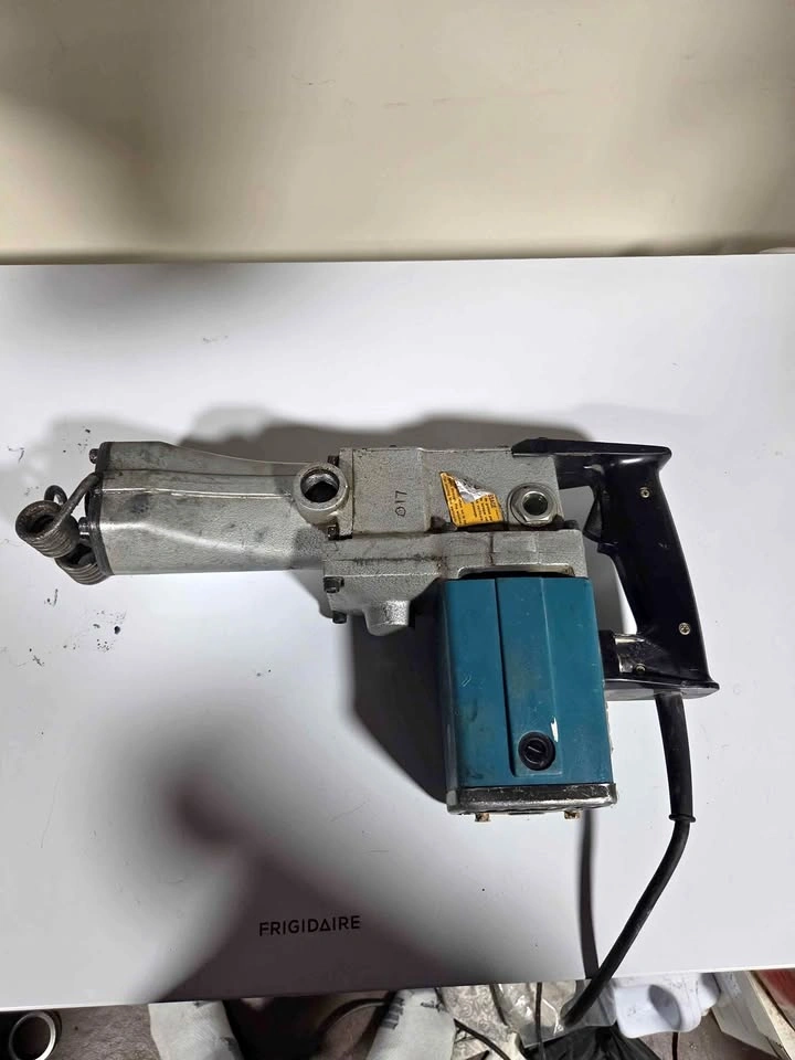 Makita Vintage Corded Rotary Hammer Drill and Chipper