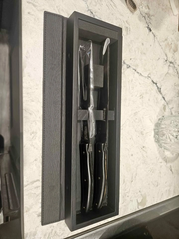 Languiole Black Collection carving set