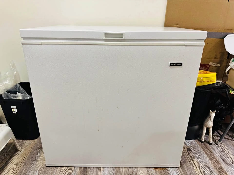 Zerofreeze chest freezer 7cu.ft