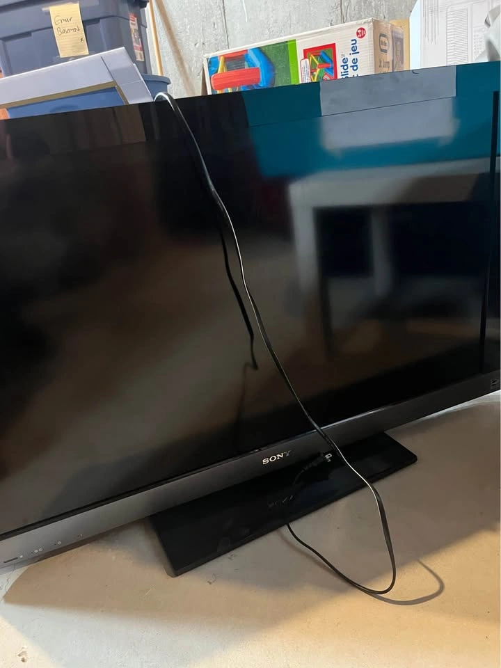 Sony Bravia TV - photo 2