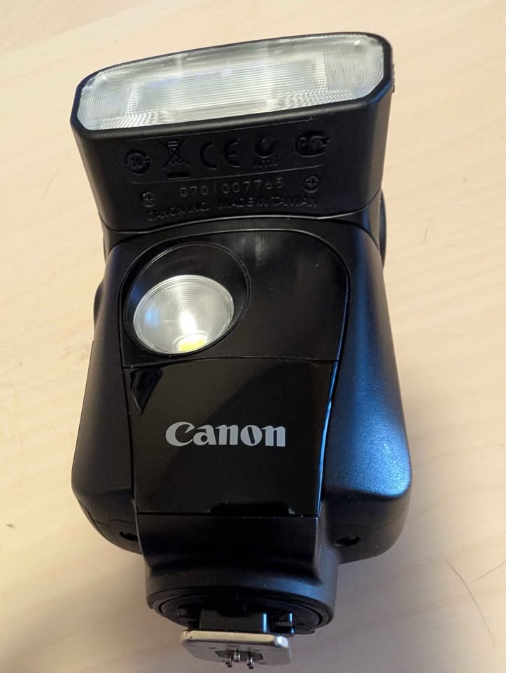 Canon EOS Rebel T3i DSLR and Accessories - photo 4