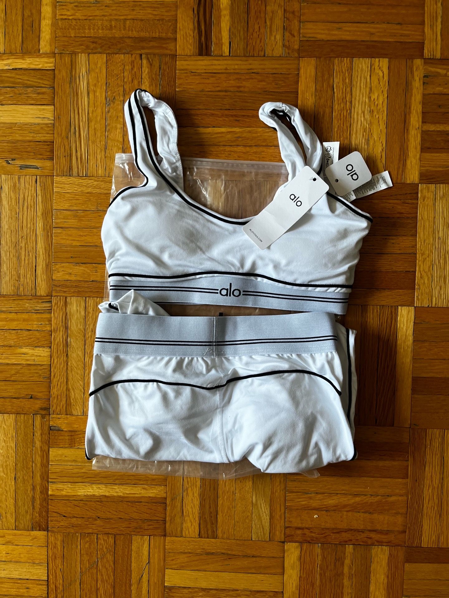 ALO yoga, activewear suit Size:Small - photo 2