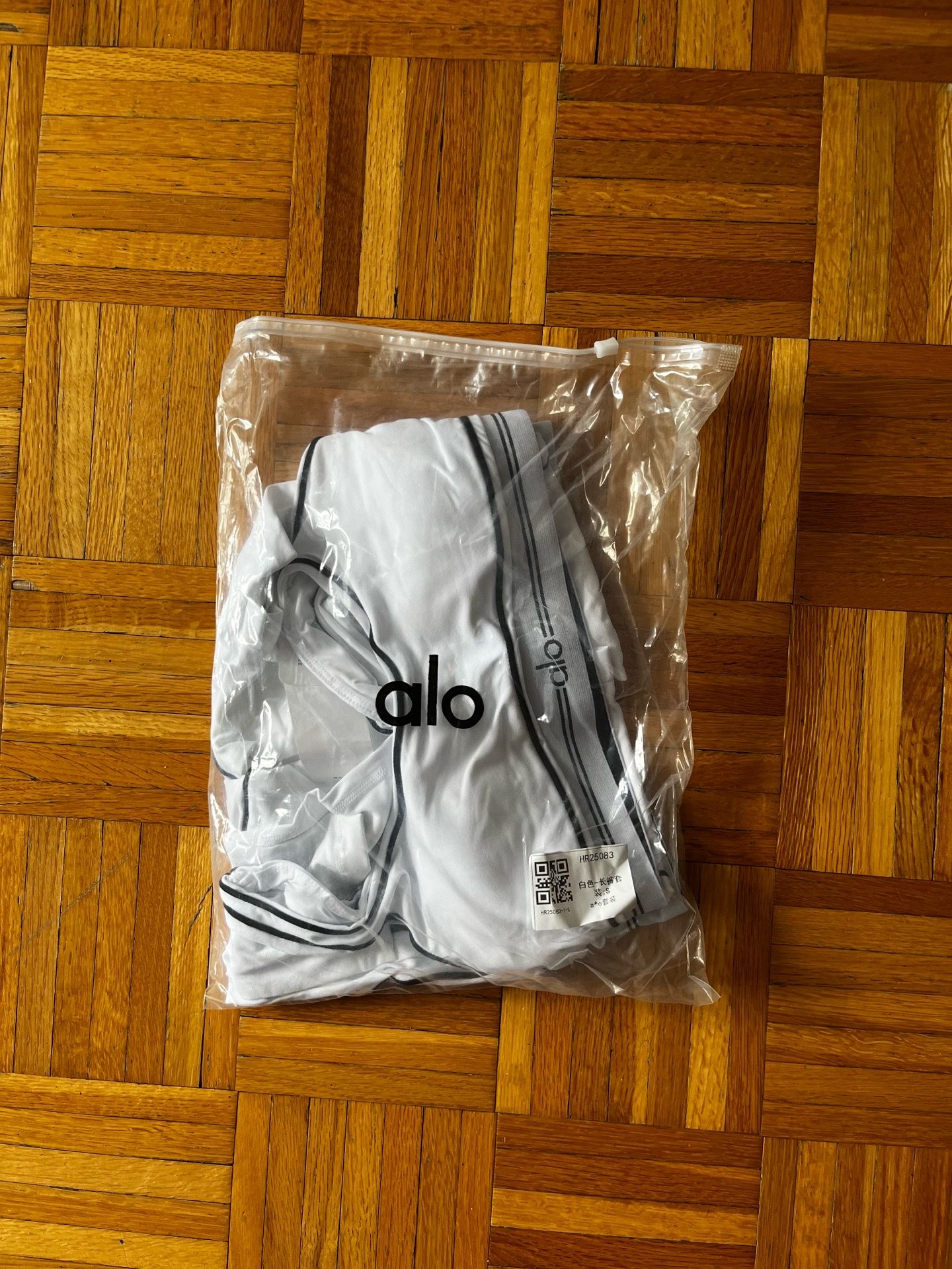 ALO yoga, activewear suit Size:Small - photo 3