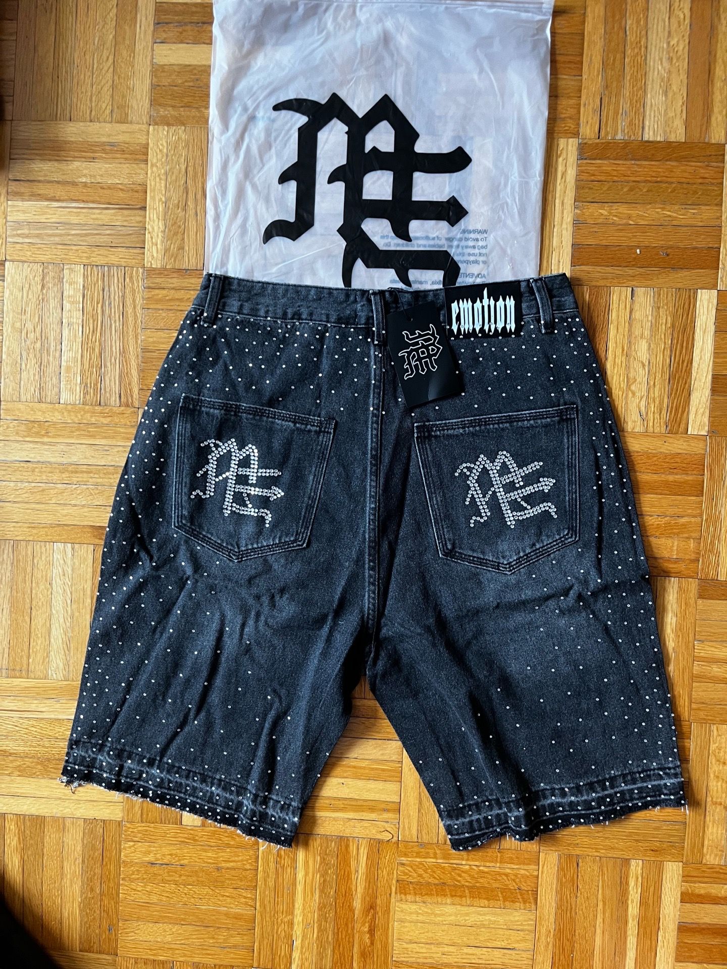 MIXED EMOTIONS JEAN SHORTS SIZE:LARGE - photo 2
