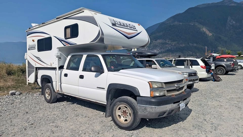 2016 Lance 825 with 2005 Silverado 2500 Combo