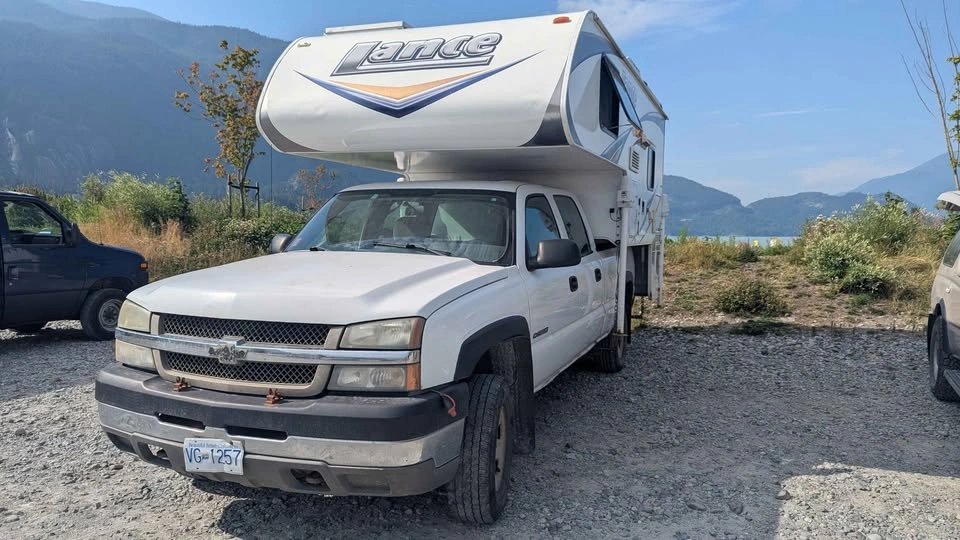 2016 Lance 825 with 2005 Silverado 2500 Combo - photo 2