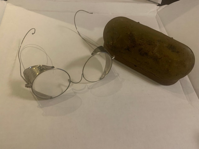 Vintage Metal Safety Goggles in Tin Case - photo 2