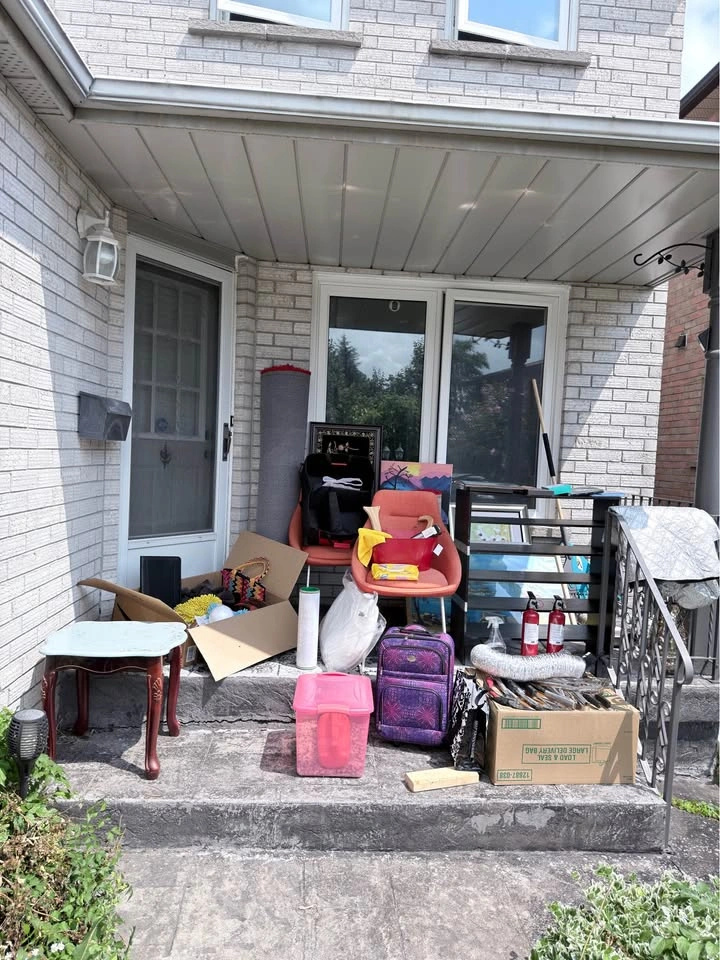 1525 Sturgeon Court, Pickering, Moving Sale