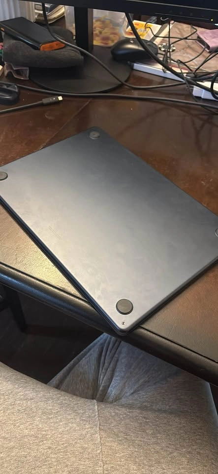 Apple M3 MacBook Air - photo 3