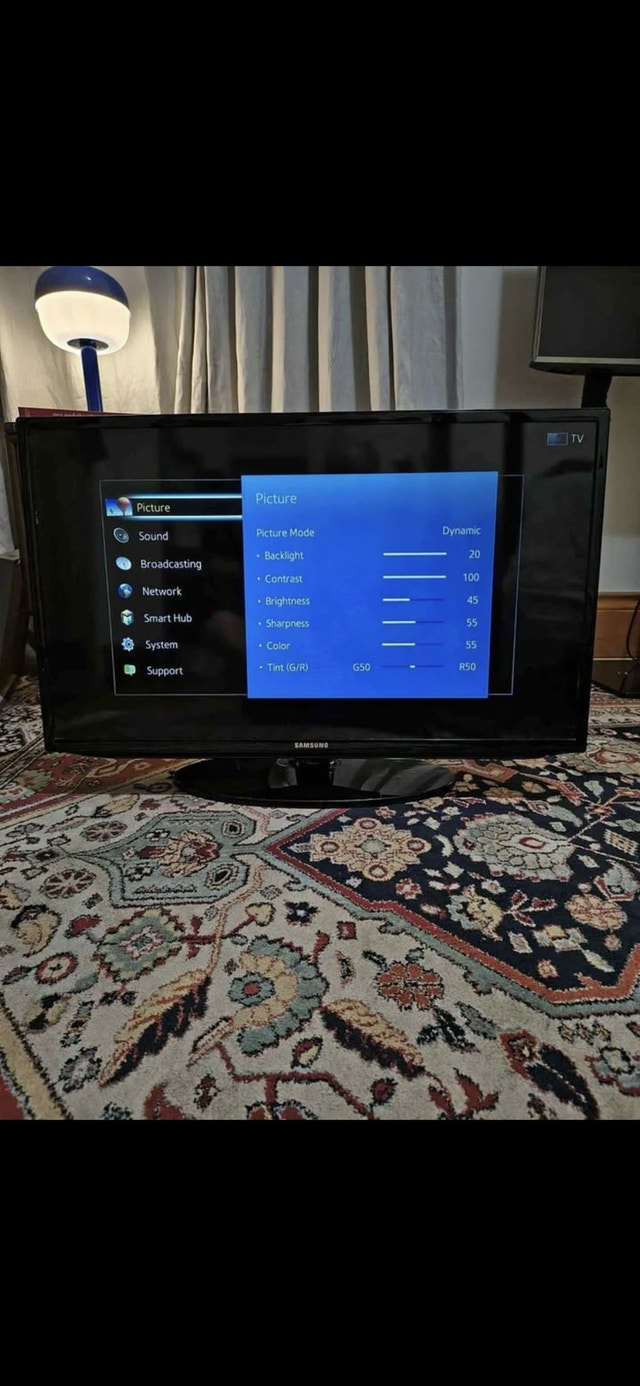 Samsung 32 inch TV UN32H5203