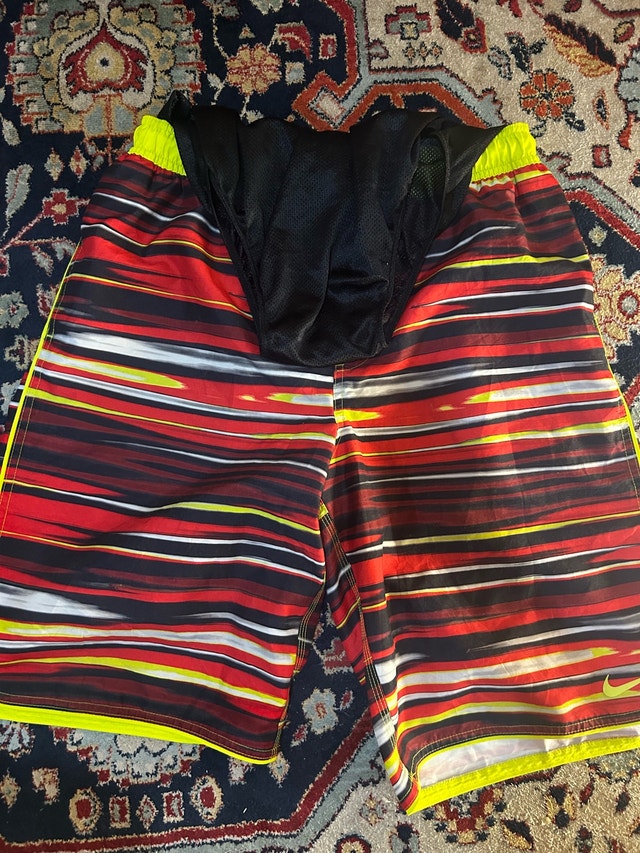 Nike Men's Swim Trunks / Board Shorts - Size Large - photo 3
