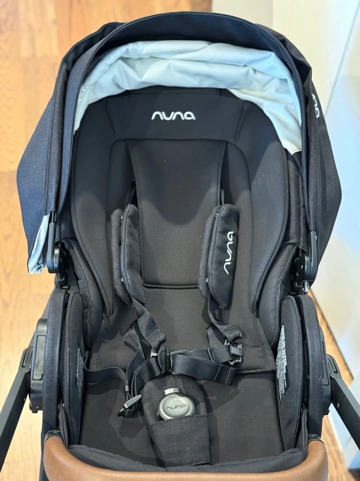 Nuna MIXX Next + PIPA Aire RX Travel System – Like New! - photo 3