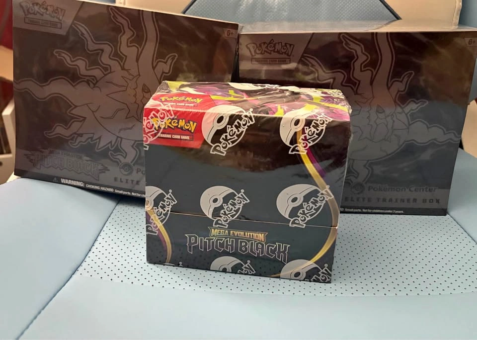 Mega Evolution Pitch Black Pokémon Center Elite Trainer Box