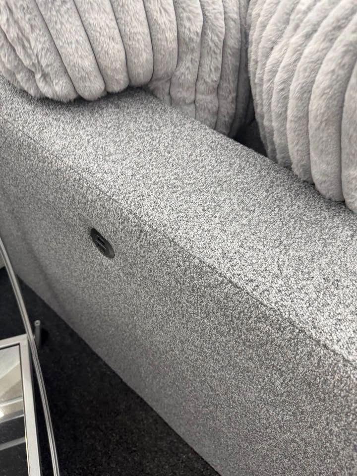Pull Out Sleeper Sofa W/ Storage Chaise - photo 3