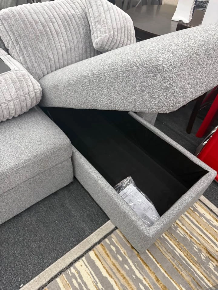 Pull Out Sleeper Sofa W/ Storage Chaise - photo 5