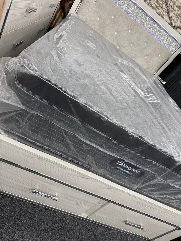 Beautyrest PressureSmart Queen Mattress - photo 3