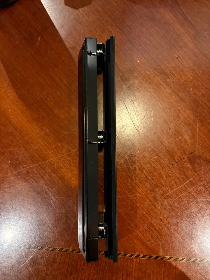 3-hole hole puncher