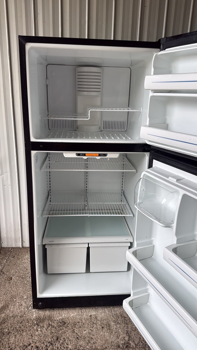 GE Refrigerator - photo 2