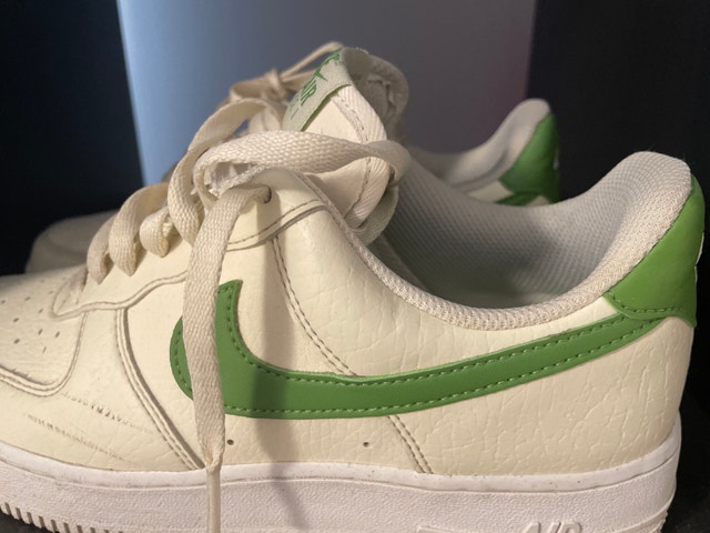 Nike Air Force 1 Women’s 7.5 Cream and Green